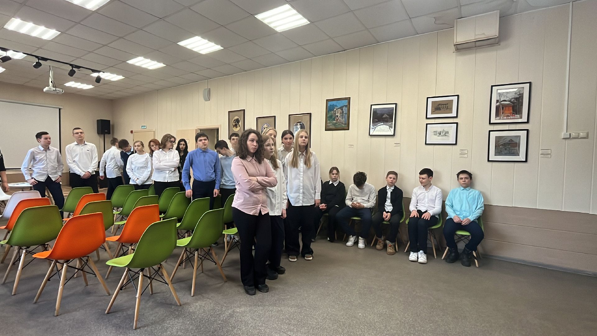 школьники, профориентация, экскурсия, экскурсия для школьников, библио-холл, библиотека,