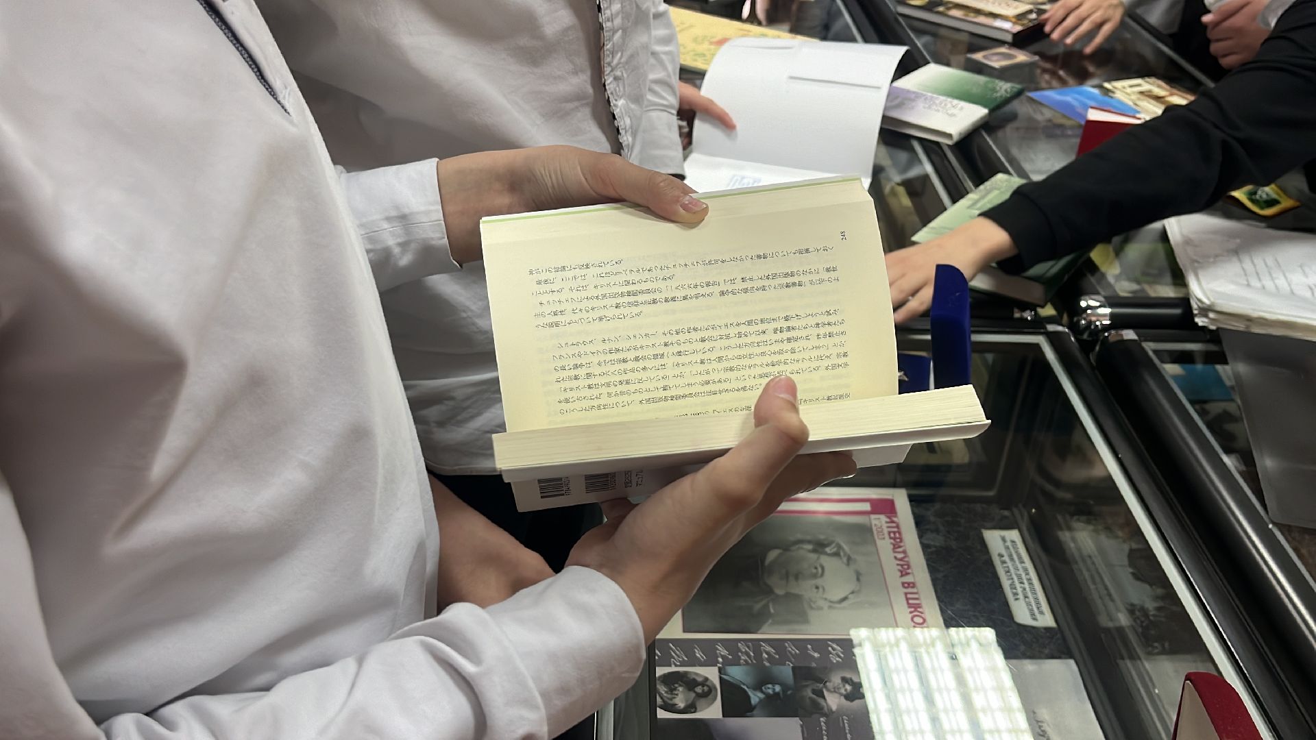 школьники, профориентация, экскурсия, экскурсия для школьников, библио-холл, библиотека,