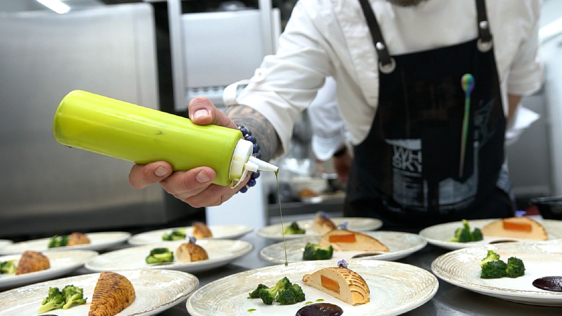 гастро, ужин, гастрономический вечер, Егорьевск, Владимир, Ржев, бабагануш, тартар, лук, сыр, креветки, лосось, чрная смородина, говядина, ягненок, десерт, мильфей, малина, еда,