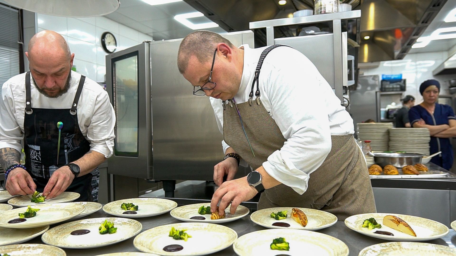 гастро, ужин, гастрономический вечер, Егорьевск, Владимир, Ржев, бабагануш, тартар, лук, сыр, креветки, лосось, чрная смородина, говядина, ягненок, десерт, мильфей, малина, еда,