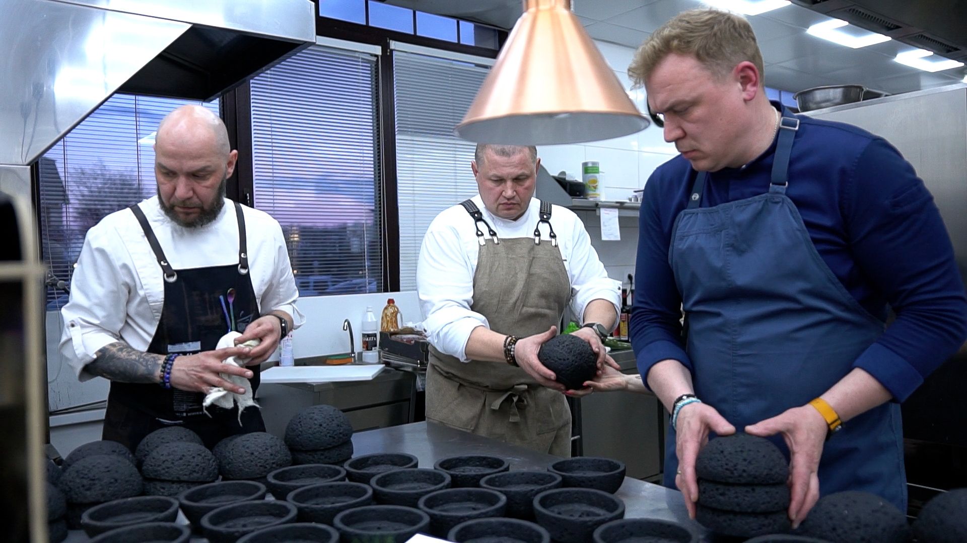 гастро, ужин, гастрономический вечер, Егорьевск, Владимир, Ржев, бабагануш, тартар, лук, сыр, креветки, лосось, чрная смородина, говядина, ягненок, десерт, мильфей, малина, еда,