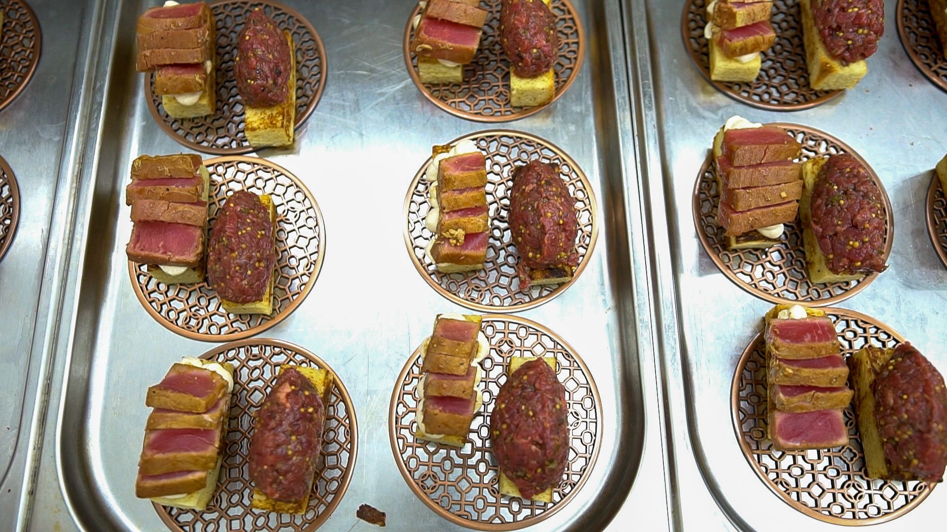 гастро, ужин, гастрономический вечер, Егорьевск, Владимир, Ржев, бабагануш, тартар, лук, сыр, креветки, лосось, чрная смородина, говядина, ягненок, десерт, мильфей, малина, еда,