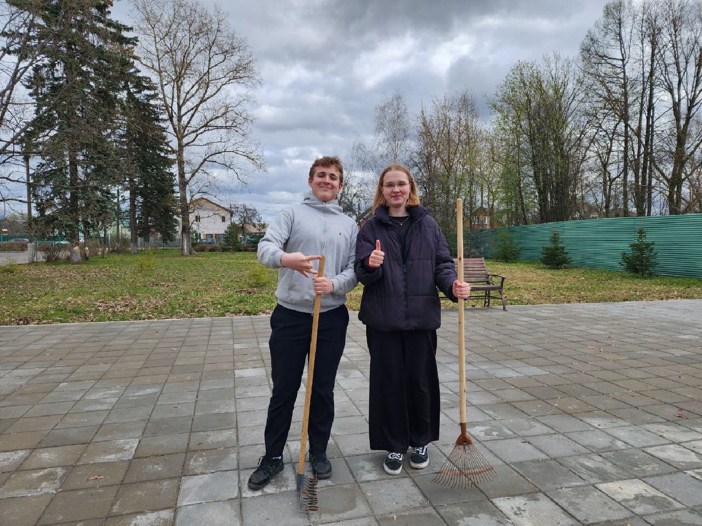 чехов, день добрых дел, школа, подготовка, уборка территории, школьники,