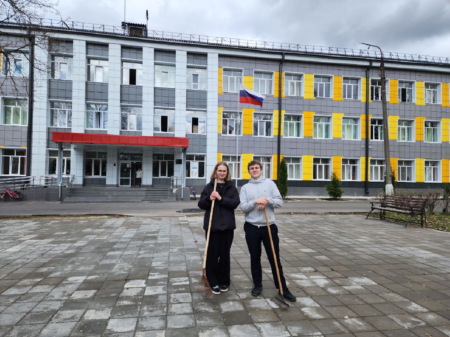 чехов, день добрых дел, школа, подготовка, уборка территории, школьники,