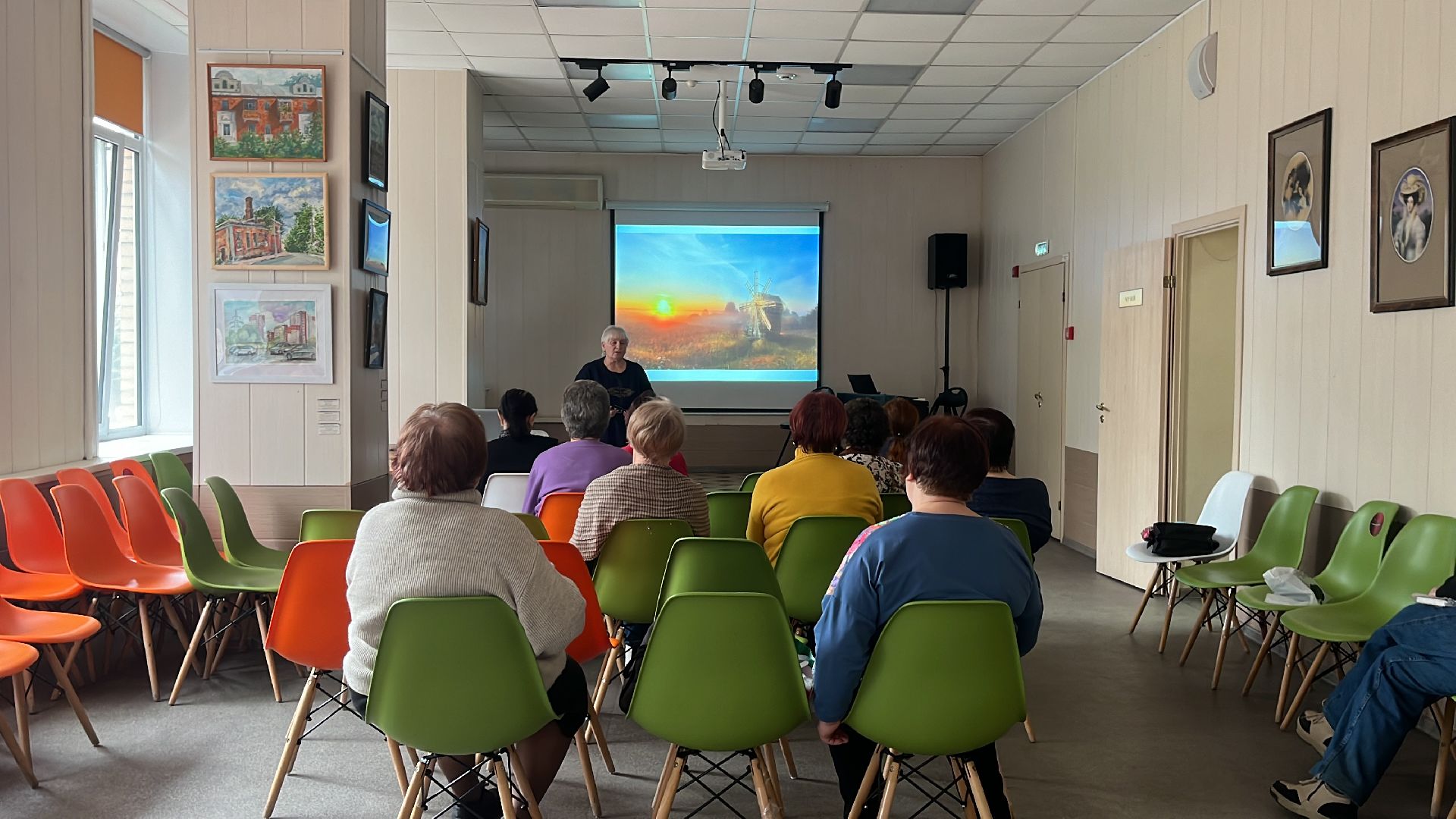 лекция, лекция в библиотеке, активное долголетие,