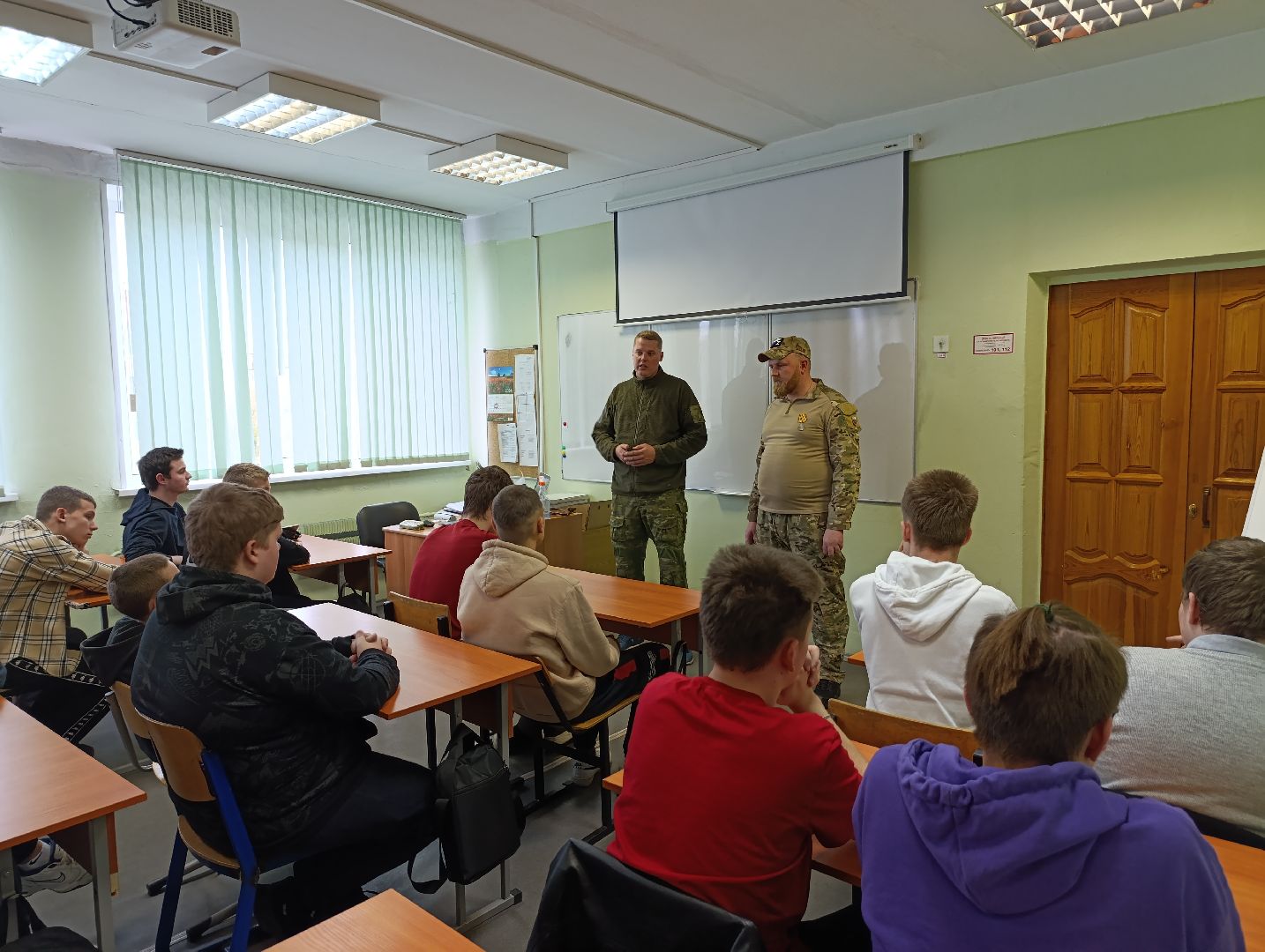 Бронницы, Жуковский, Боец СВО, Встреча бойца со студентами, Окопные свечи, Автомобильно-дорожный колледж,