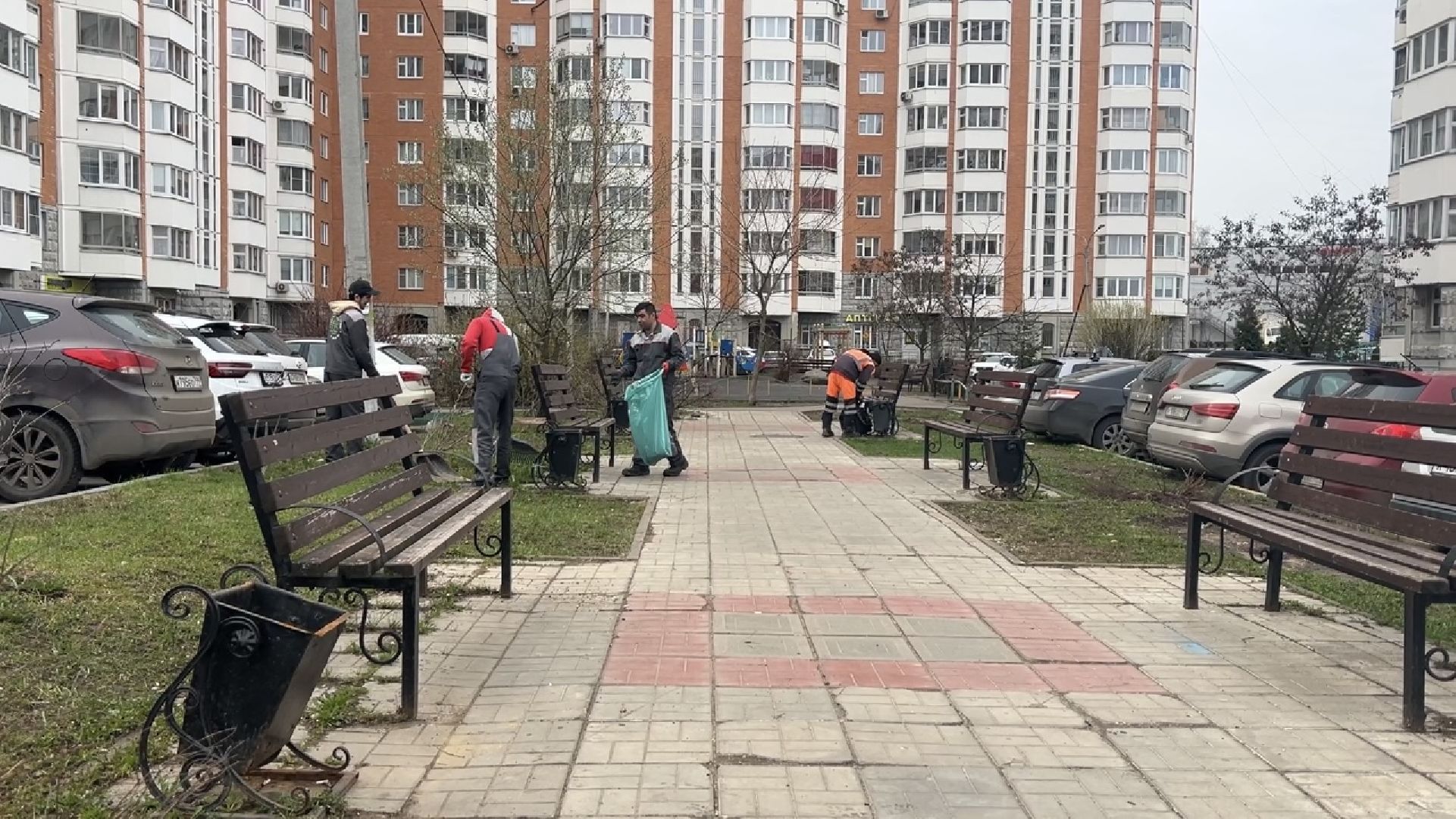 химки, благоустройство, месяц чистоты и благоустройства, уборка дворов, уборка города,