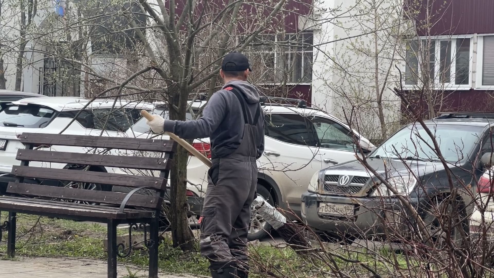 химки, благоустройство, месяц чистоты и благоустройства, уборка дворов, уборка города,