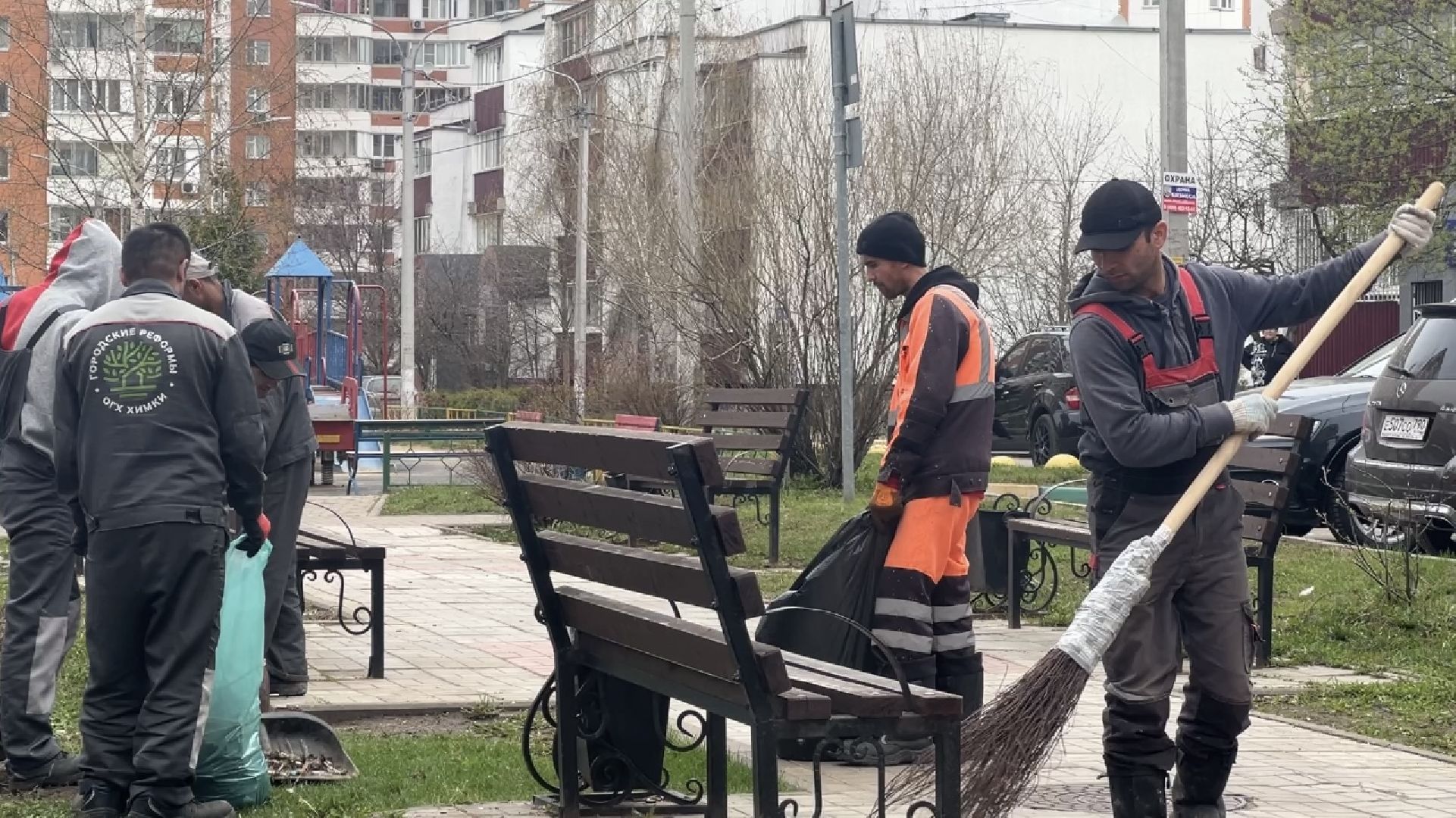 химки, благоустройство, месяц чистоты и благоустройства, уборка дворов, уборка города,