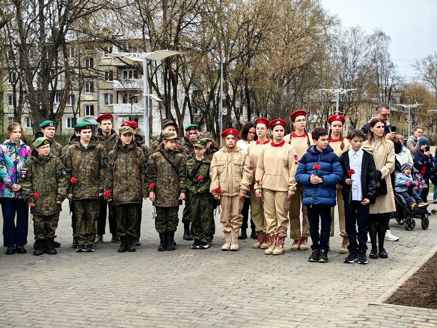 битва за москву, подвиг, возложение цветов, юнармия, монумент,