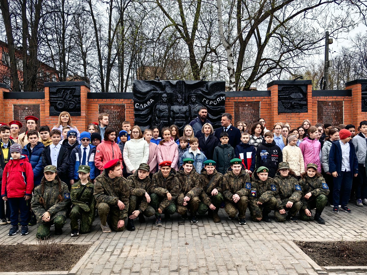 битва за москву, подвиг, возложение цветов, юнармия, монумент,