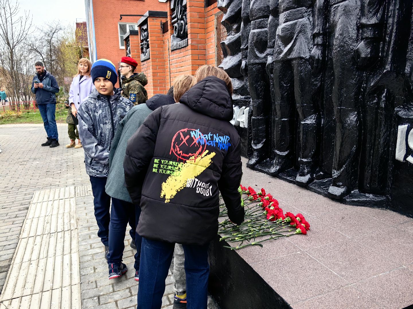 битва за москву, подвиг, возложение цветов, юнармия, монумент,