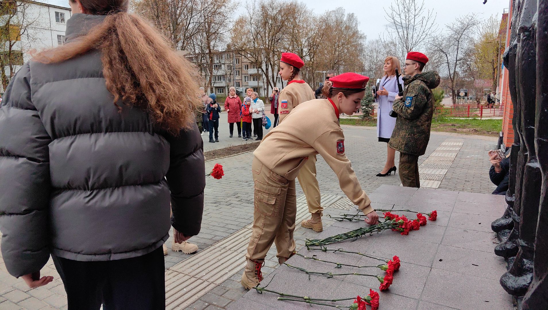 битва за москву, подвиг, возложение цветов, юнармия, монумент,