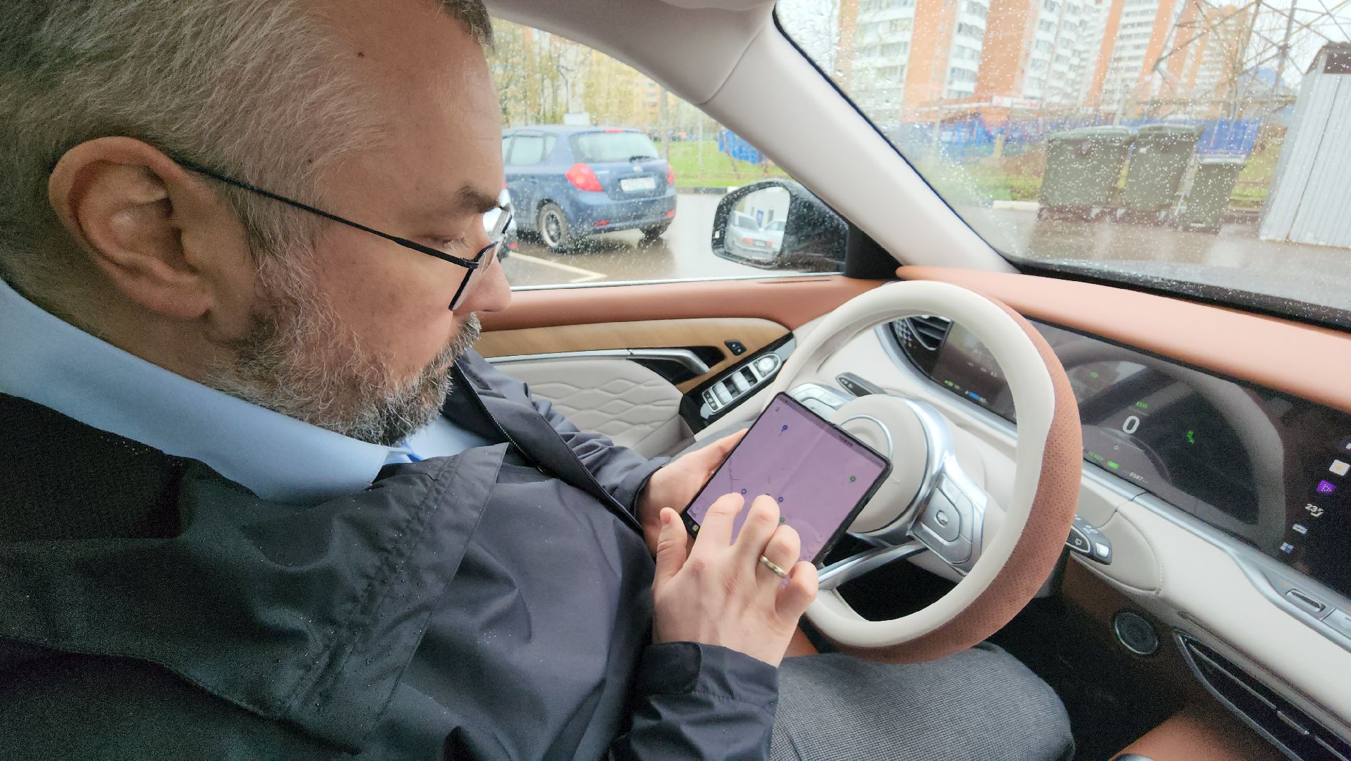 серпухов, гибридный электроавтомобиль, зарядные станции, транспорт, депутат-эколог,