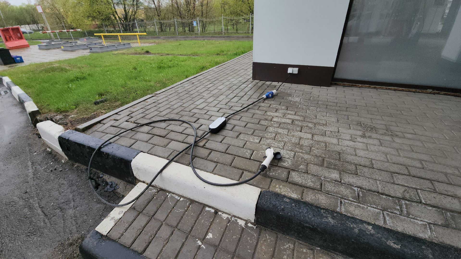 серпухов, гибридный электроавтомобиль, зарядные станции, транспорт, депутат-эколог,