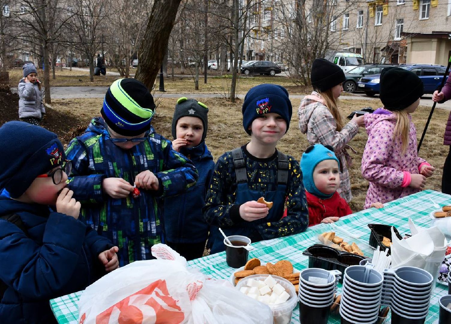 субботник, общеобластной субботник, борис аубакиров, улица Семашко, инвентарь, уборка, наукоград,