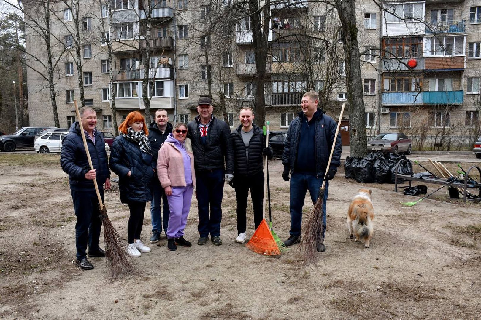 субботник, общеобластной субботник, борис аубакиров, улица Семашко, инвентарь, уборка, наукоград,