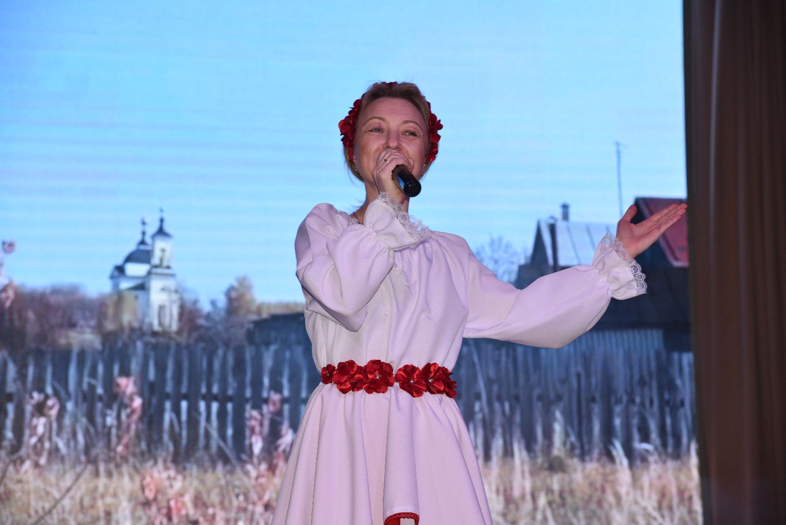 лотошино, лотошинский цдк, день труда подмосковья, концерт,