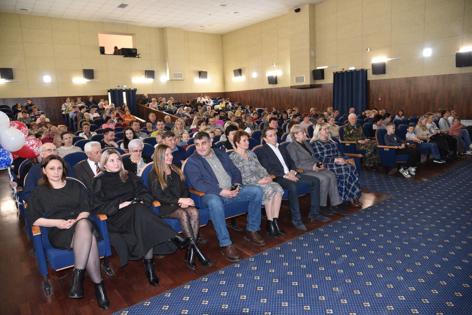 лотошино, лотошинский цдк, день труда подмосковья, концерт,