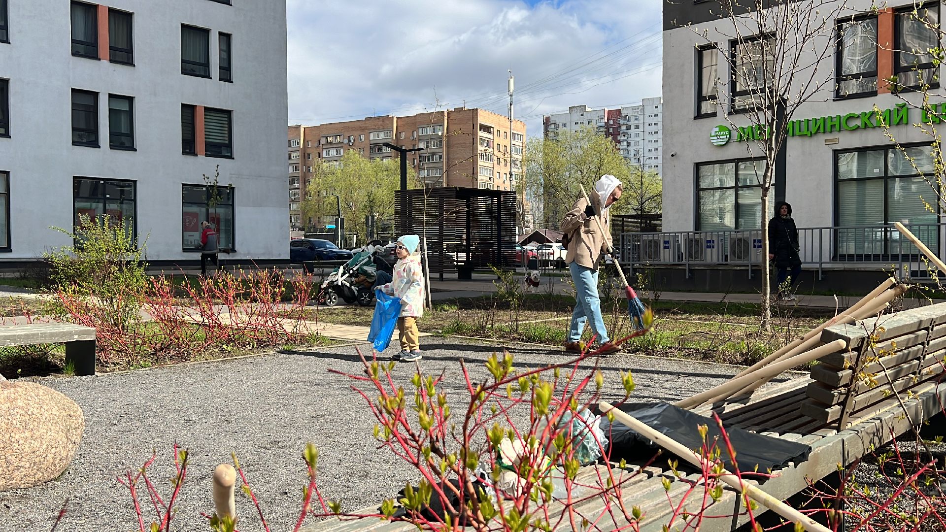 химки, субботник, благоустройство, уборка дворов,