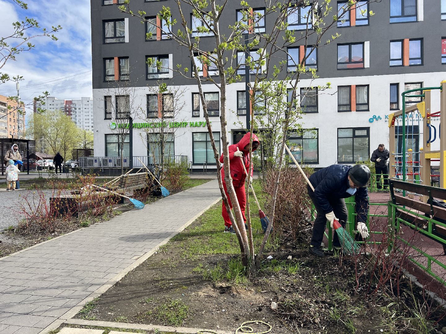 химки, субботник, благоустройство, уборка дворов,