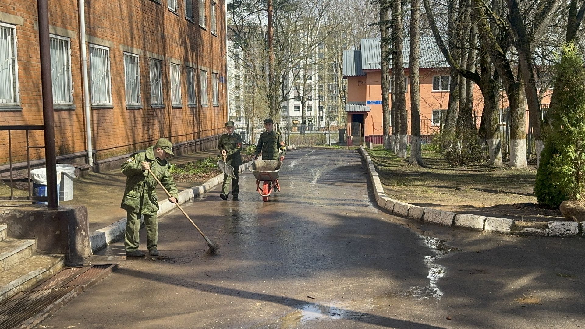 Солнечногорск, Субботник, Радумльский кадетский корпус, Кадеты, месячник чистоты,