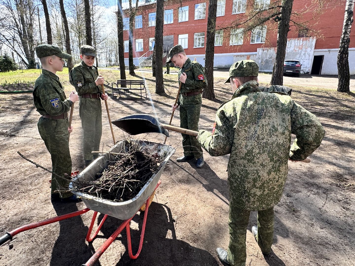 Солнечногорск, Субботник, Радумльский кадетский корпус, Кадеты, месячник чистоты,