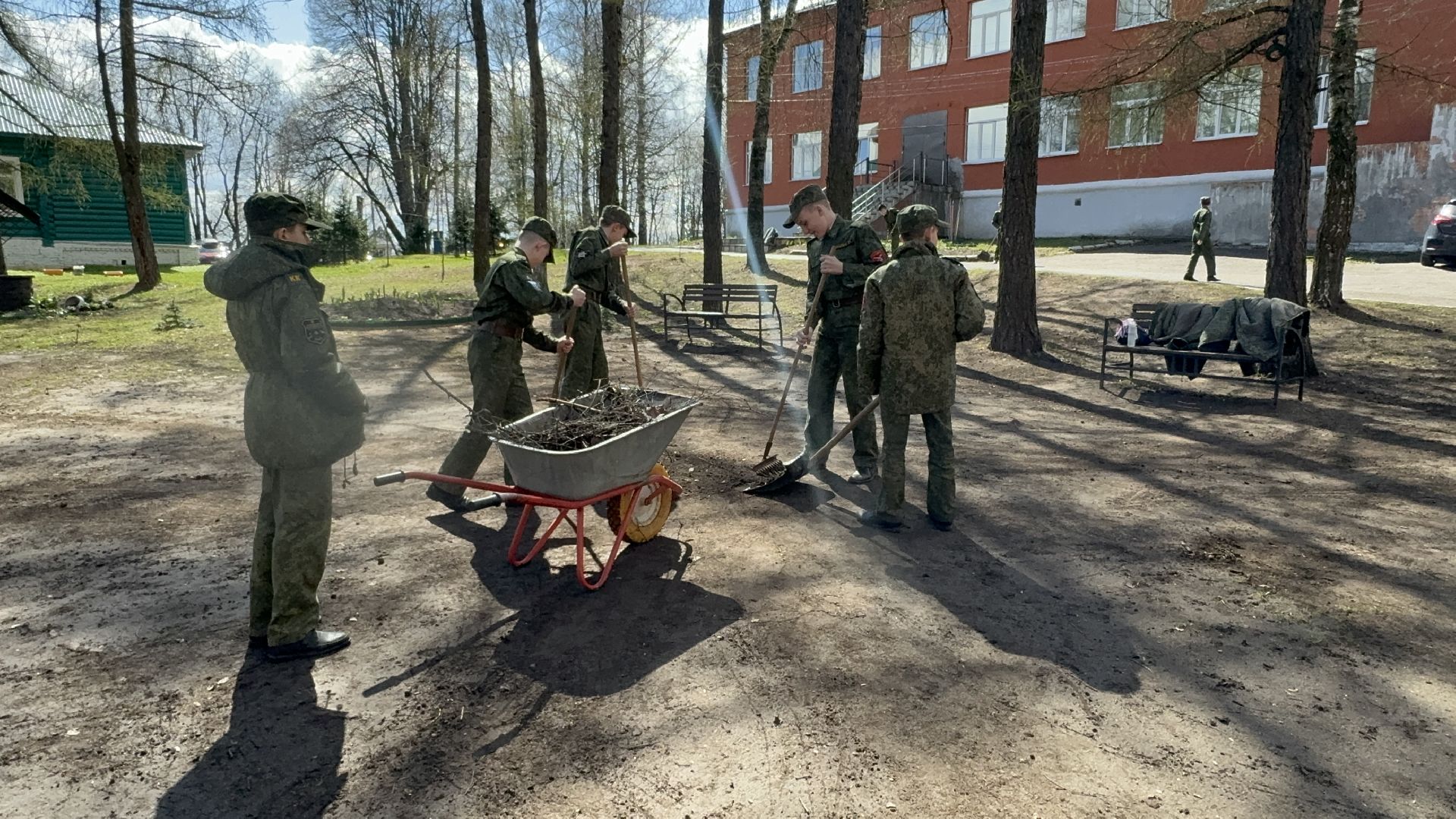 Солнечногорск, Субботник, Радумльский кадетский корпус, Кадеты, месячник чистоты,
