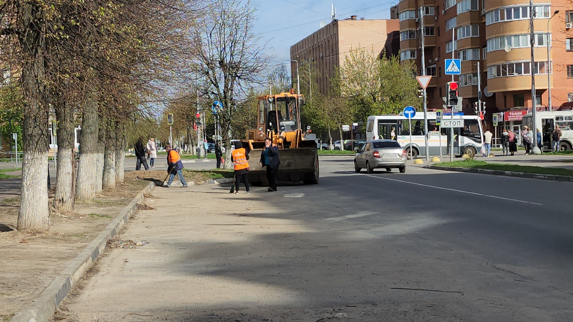серпухов, улица джона рида, комбинат благоустройства, субботник, месячник благоустройства,