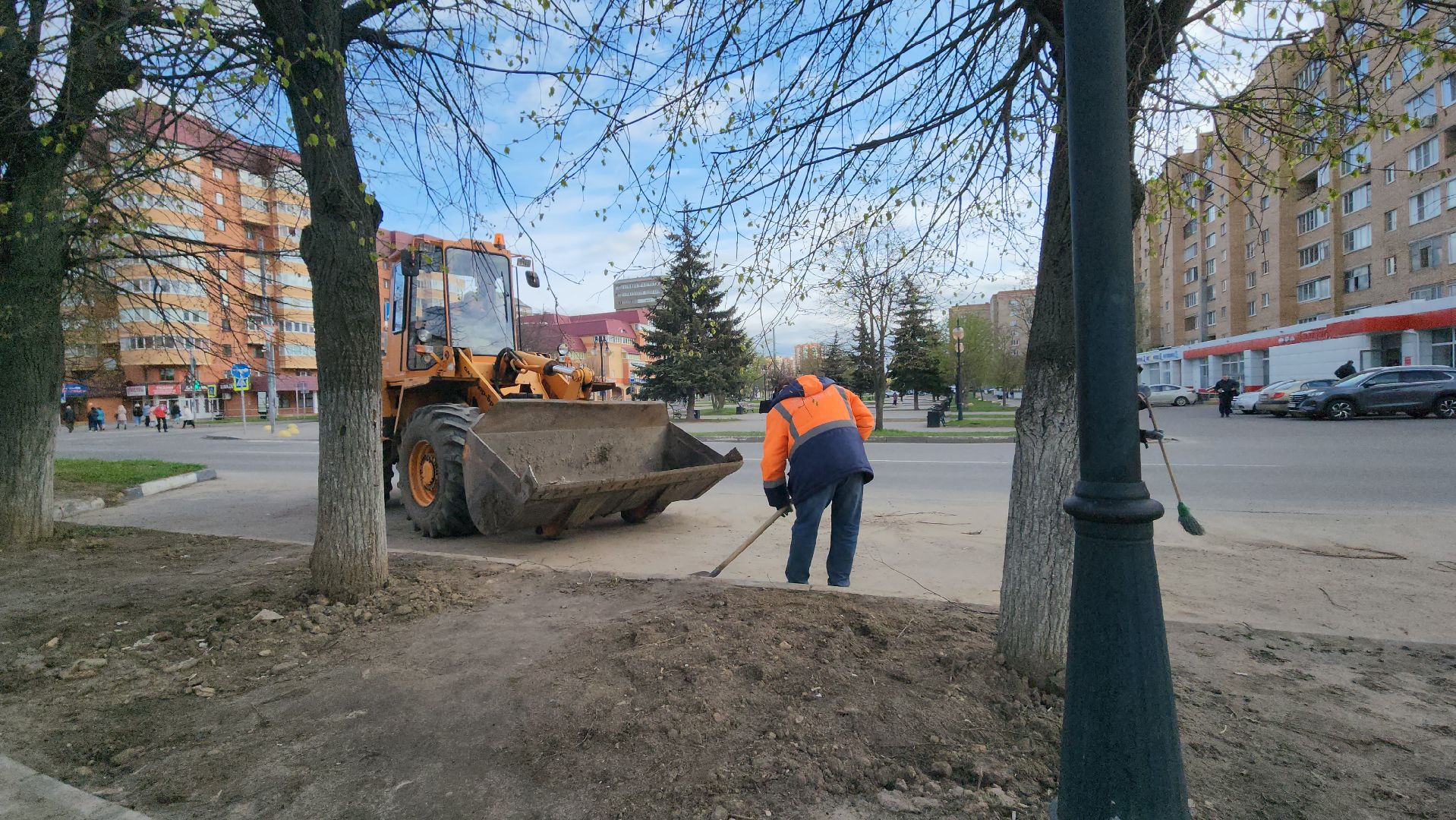 серпухов, улица джона рида, комбинат благоустройства, субботник, месячник благоустройства,