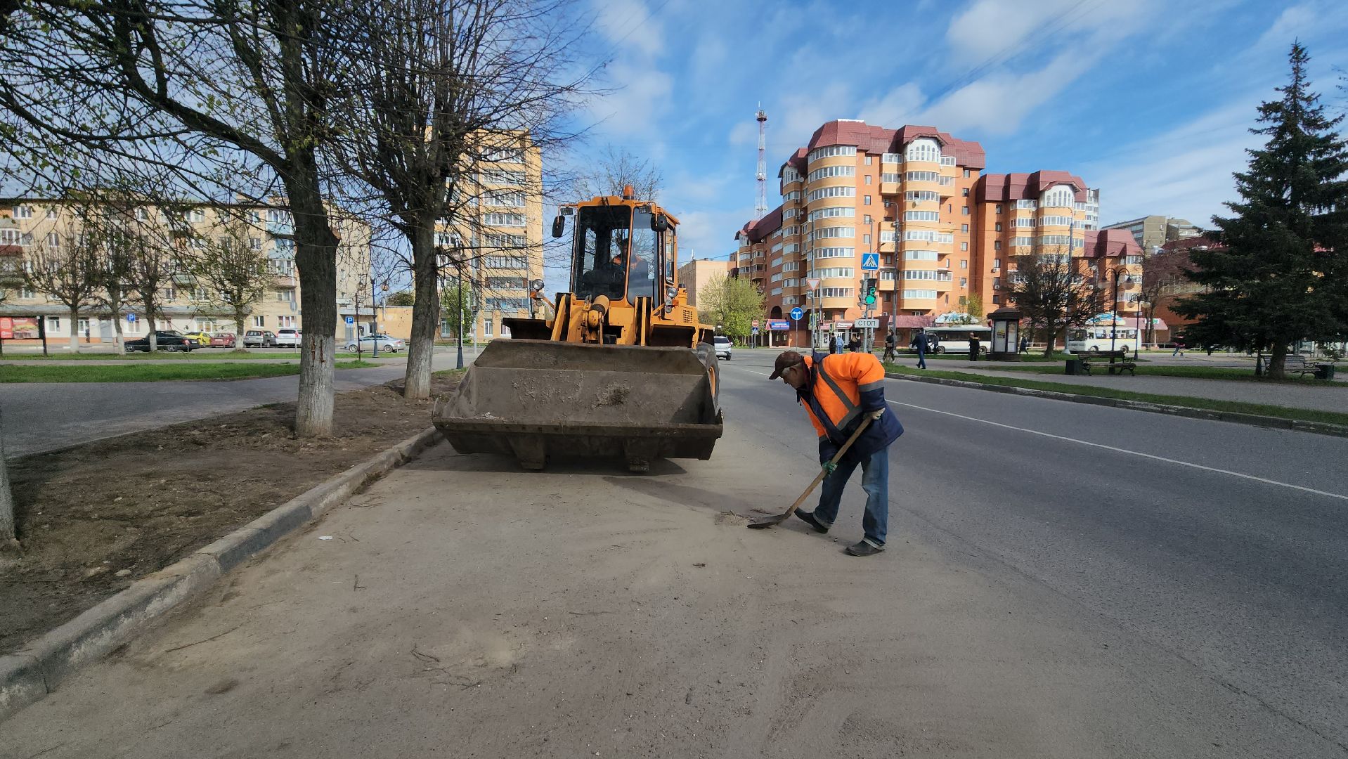 серпухов, улица джона рида, комбинат благоустройства, субботник, месячник благоустройства,