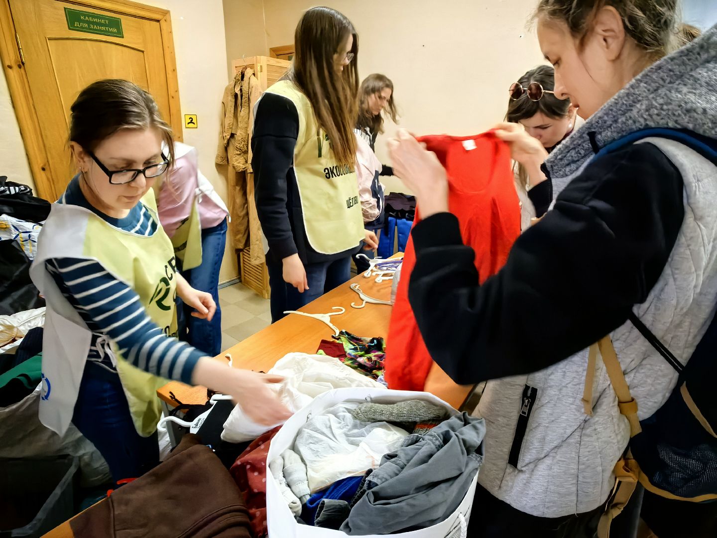своп, обмен вещами, обмен книгами, экология,