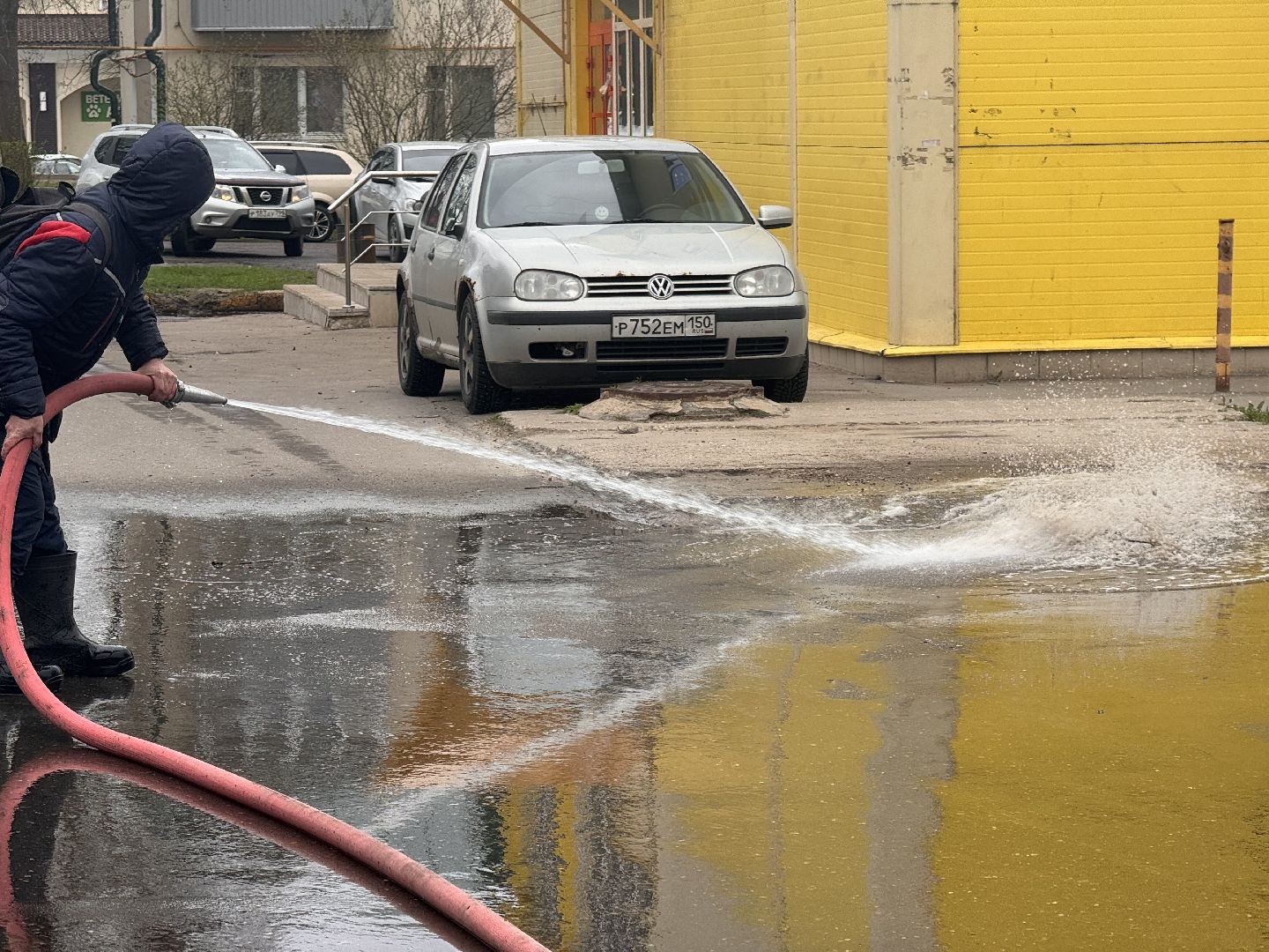 шаховская, коммунальная техника, уборка дворов,