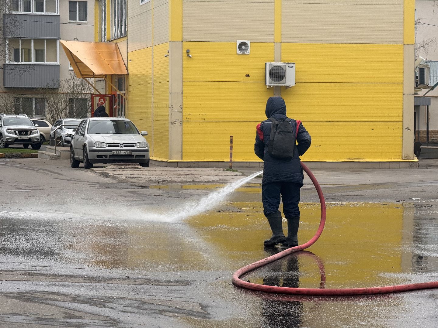 шаховская, коммунальная техника, уборка дворов,