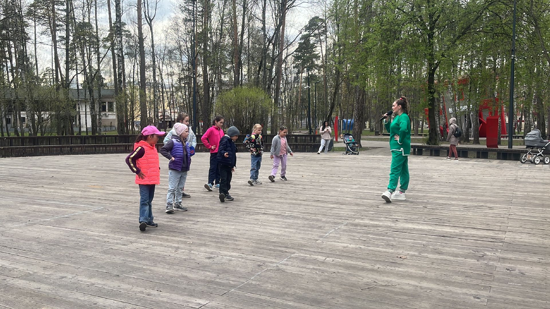 танцы, танцевальная разминка, дети, парк пехорка,