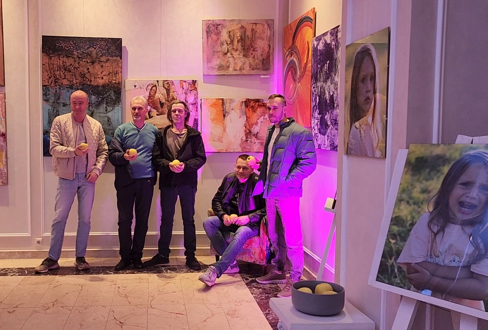 Выставка, ДК мир, Дубна, Без рамок, Илья Козин, Дмитрий Коротков,