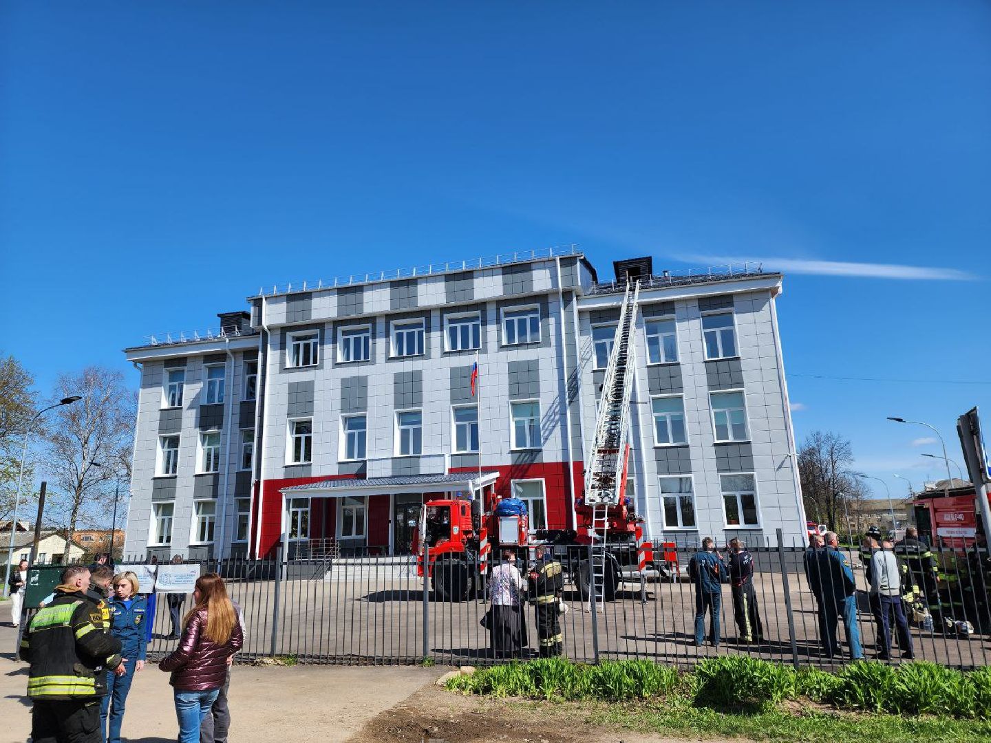 можайск, можайский городской округ, подмосковье, чп, школа, задымление, пожарные расчеты, глава округа,