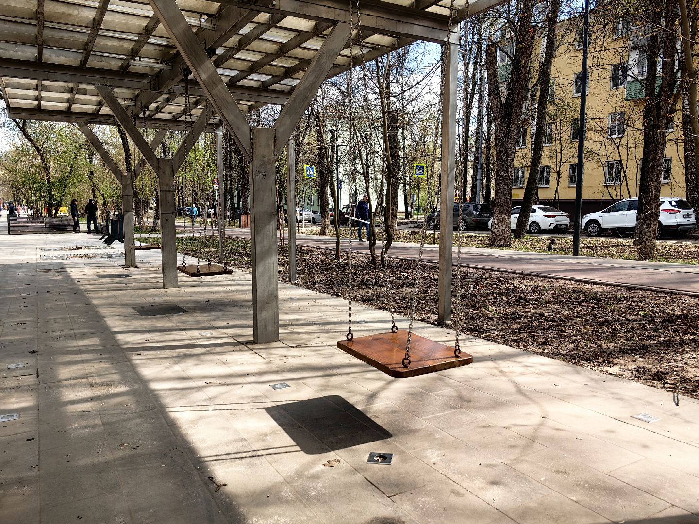 уборка тротуара, трактор, техника, месячник благосутройства,