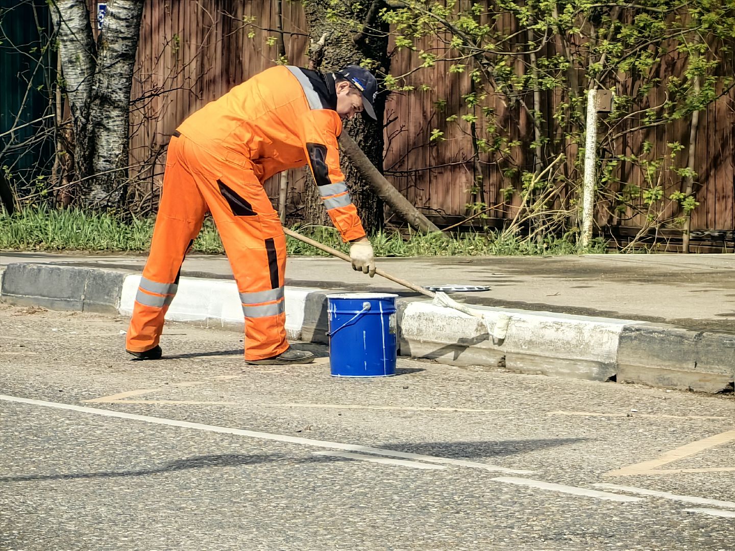 остановочные павильоны, покраска, бордюры, лавочки, благоустойство,