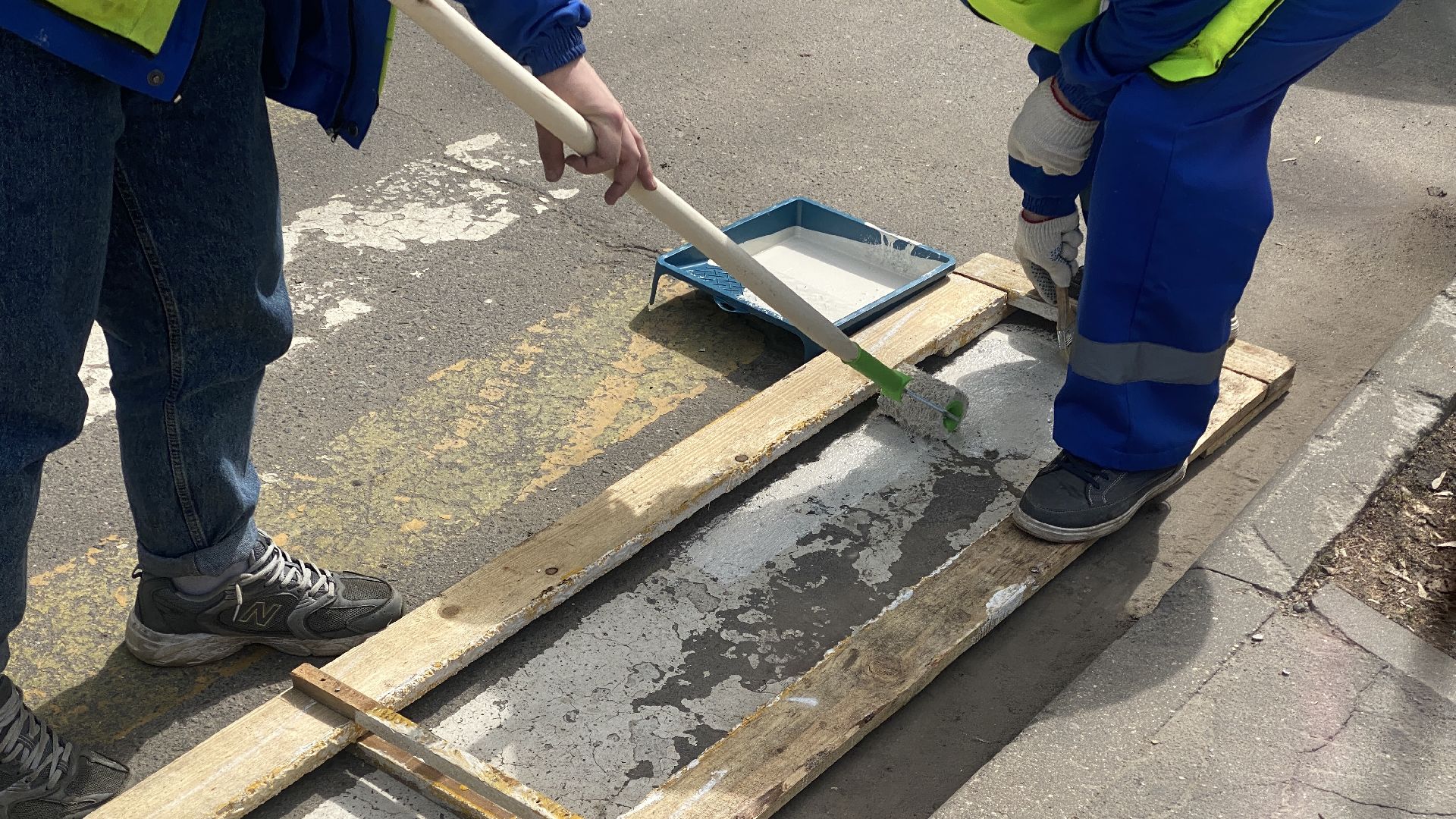 обновление дорожной разметки, дорожная разметка, пешеходные переходы, покраска пешеходных переходов, мбу благоустройство и дорожное хозяйство,