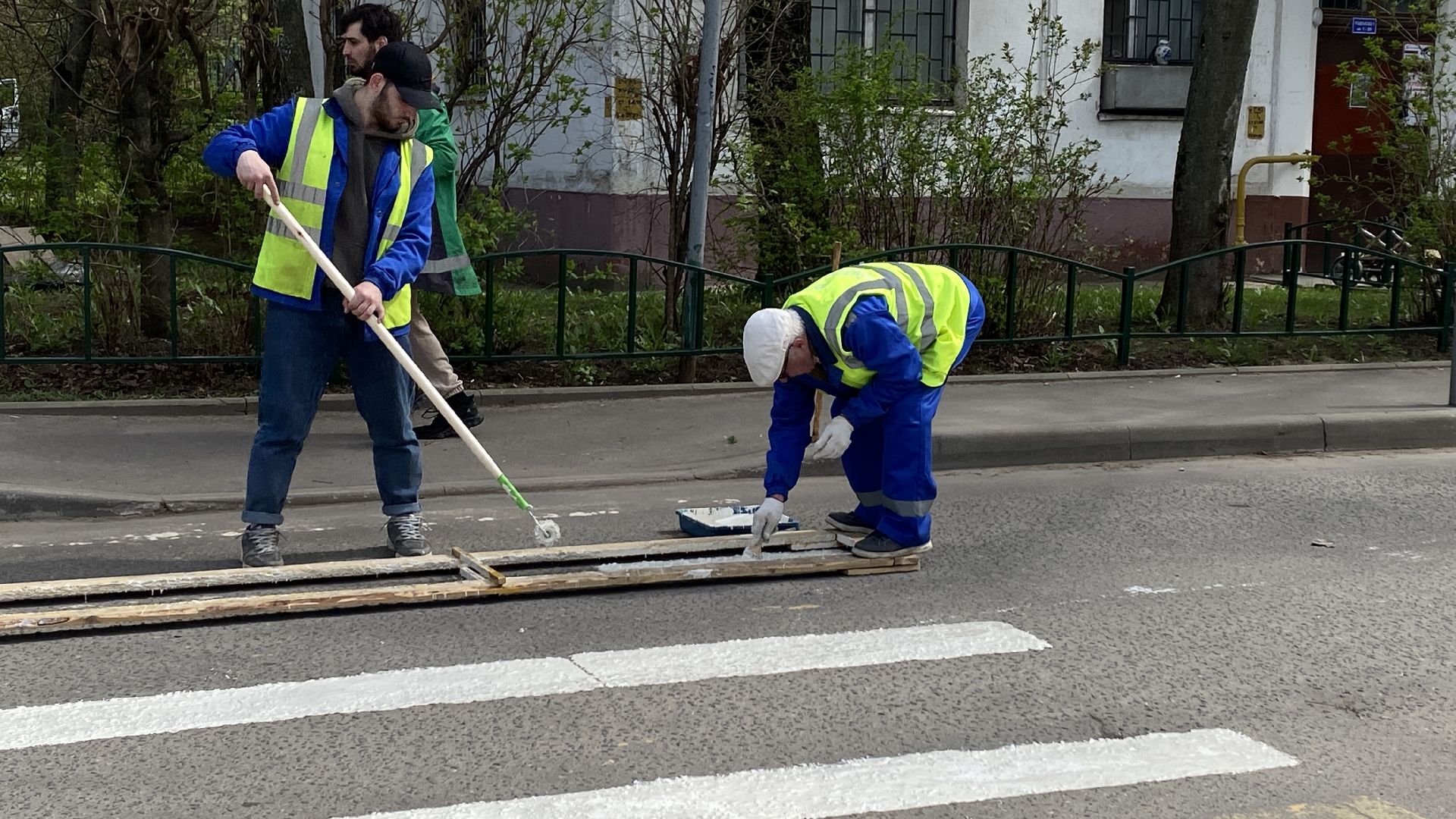 обновление дорожной разметки, дорожная разметка, пешеходные переходы, покраска пешеходных переходов, мбу благоустройство и дорожное хозяйство,