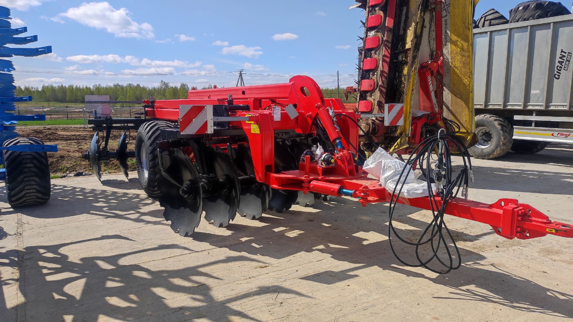 волоколамск, трактор, комбайн, сельхозтехника, урожай 2024, молоко,