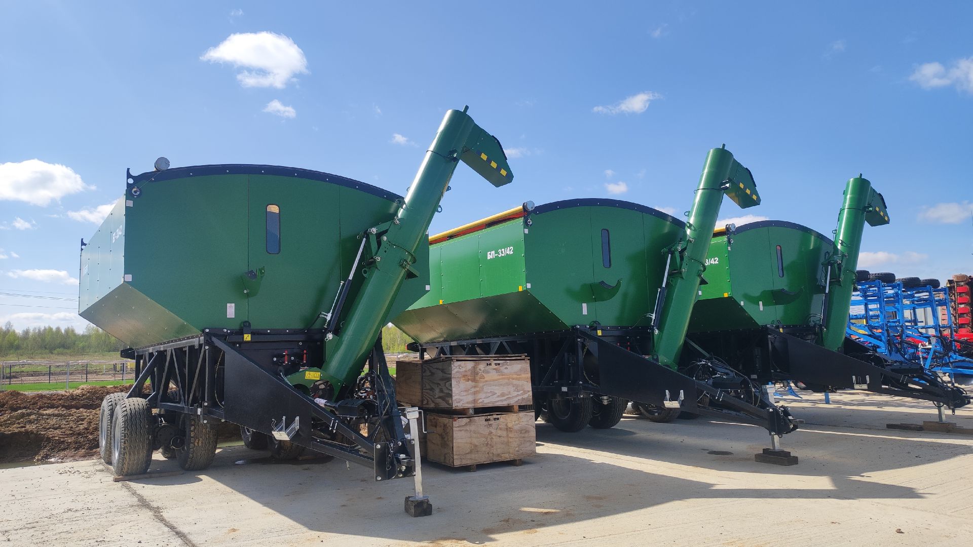 волоколамск, трактор, комбайн, сельхозтехника, урожай 2024, молоко,