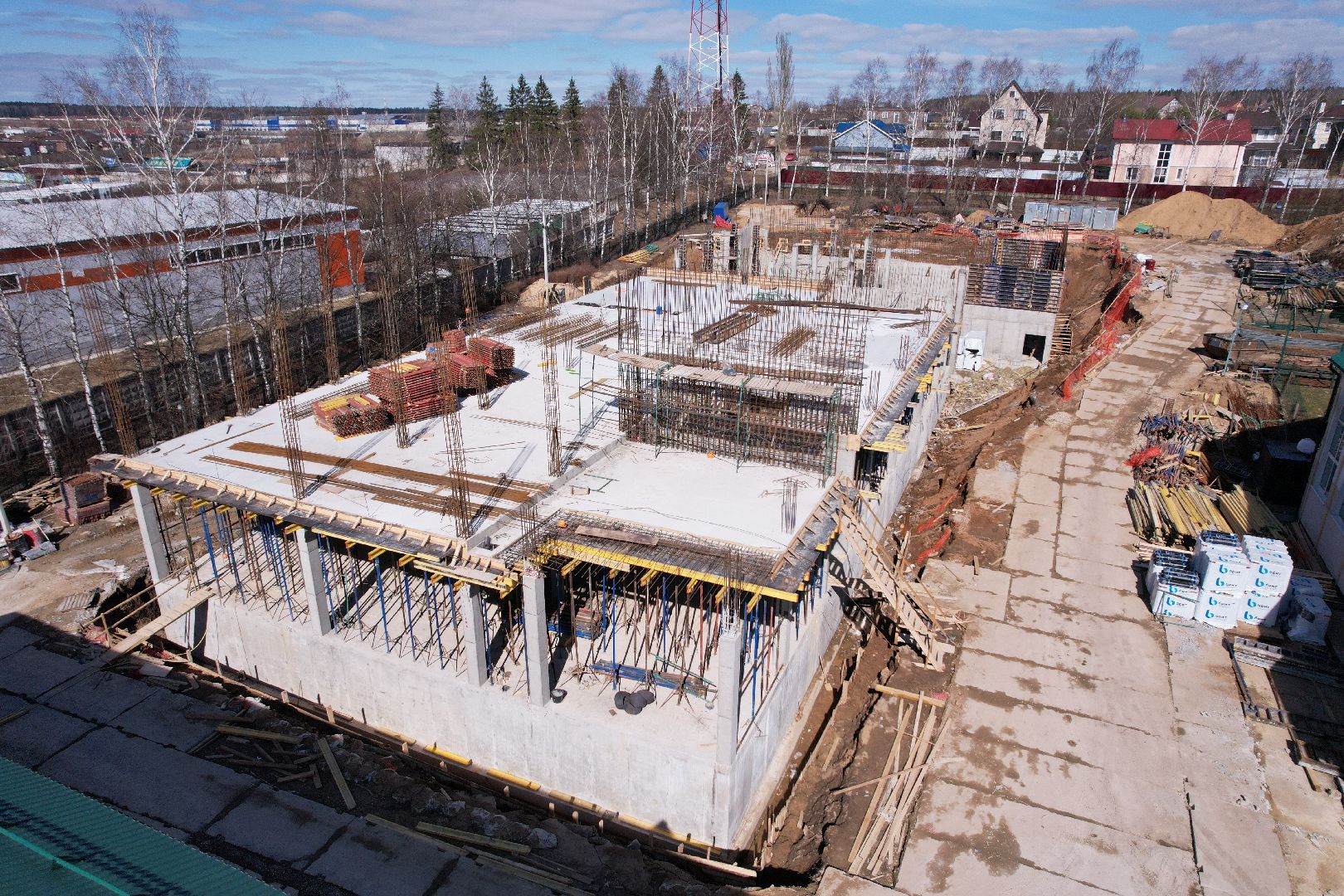 видео с коптера, школа, истра, пристройка,