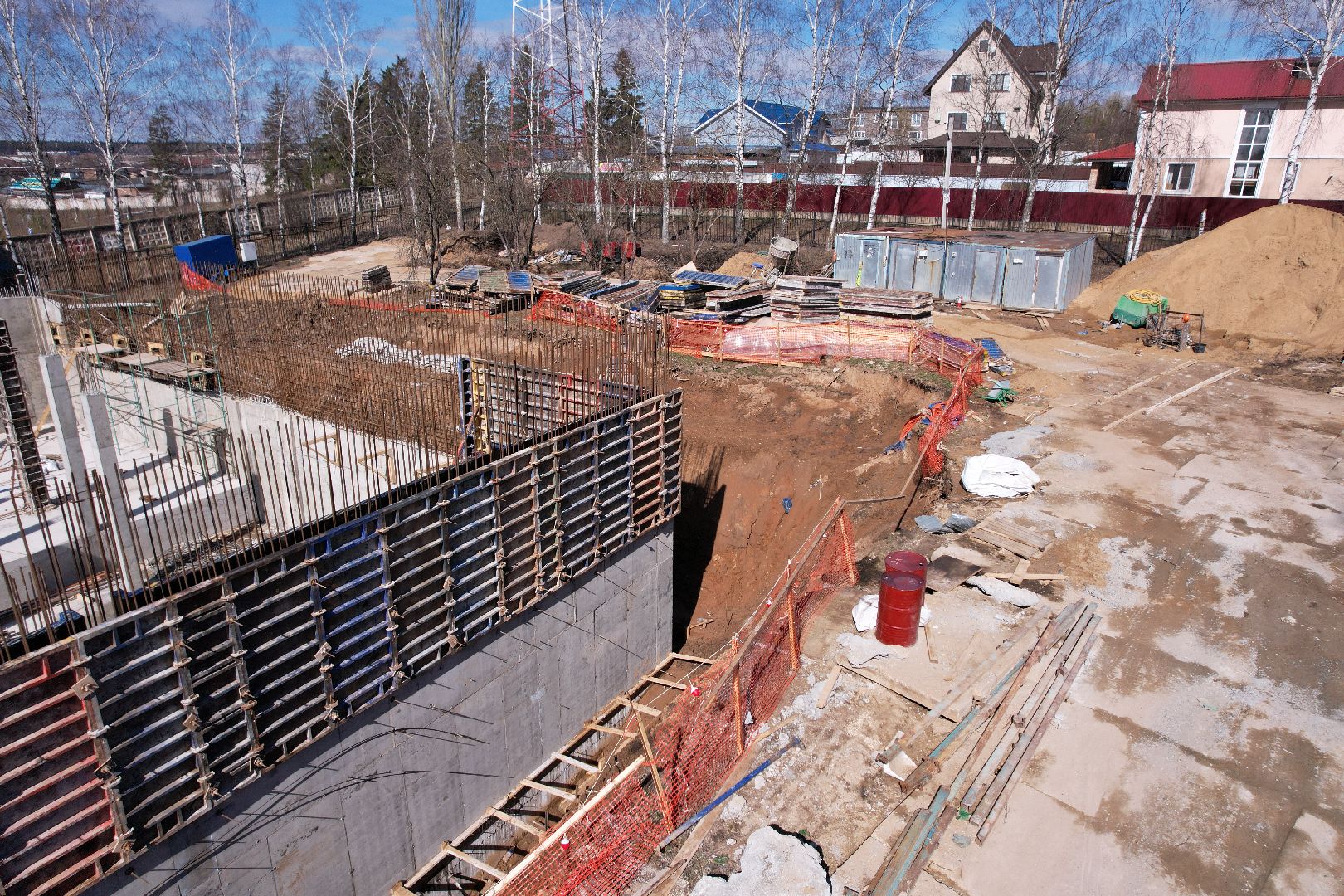 видео с коптера, школа, истра, пристройка,