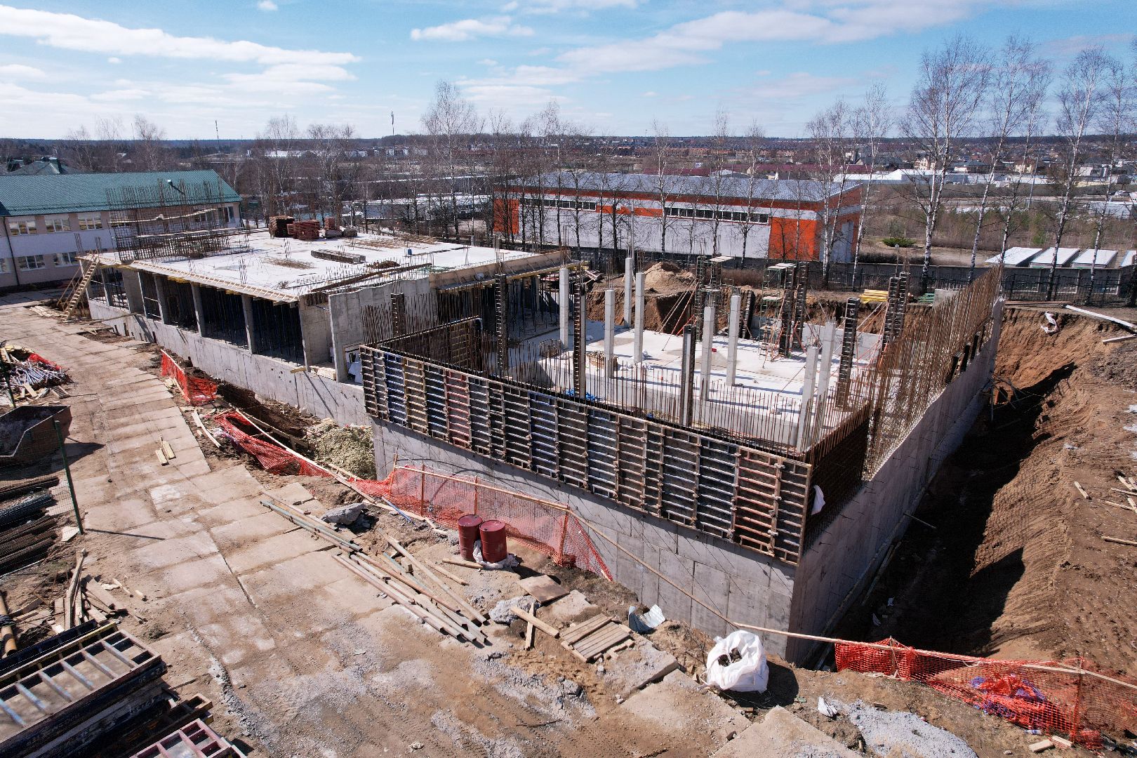видео с коптера, школа, истра, пристройка,