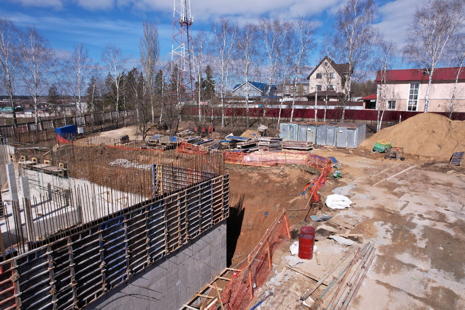 видео с коптера, школа, истра, пристройка,