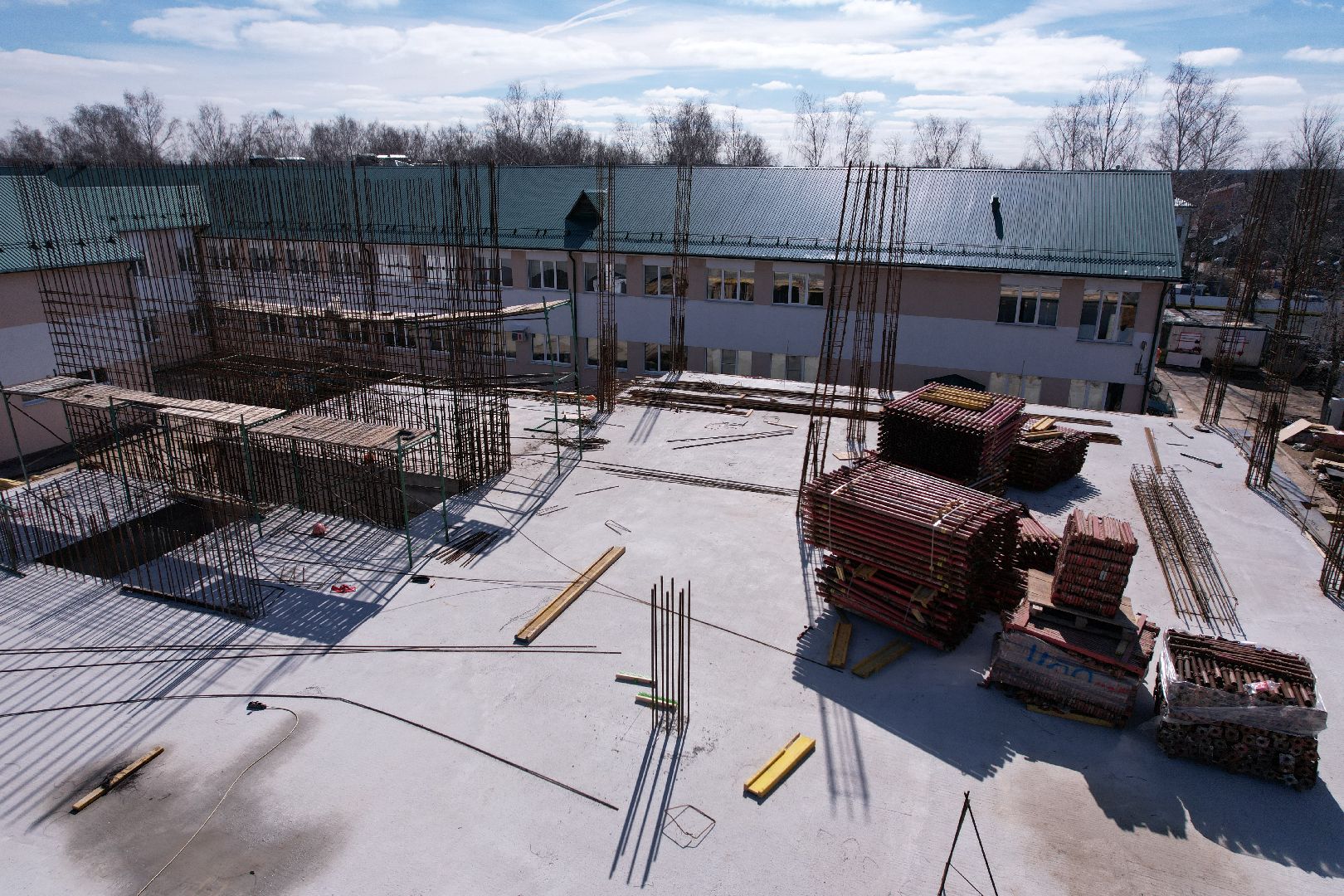 видео с коптера, школа, истра, пристройка,