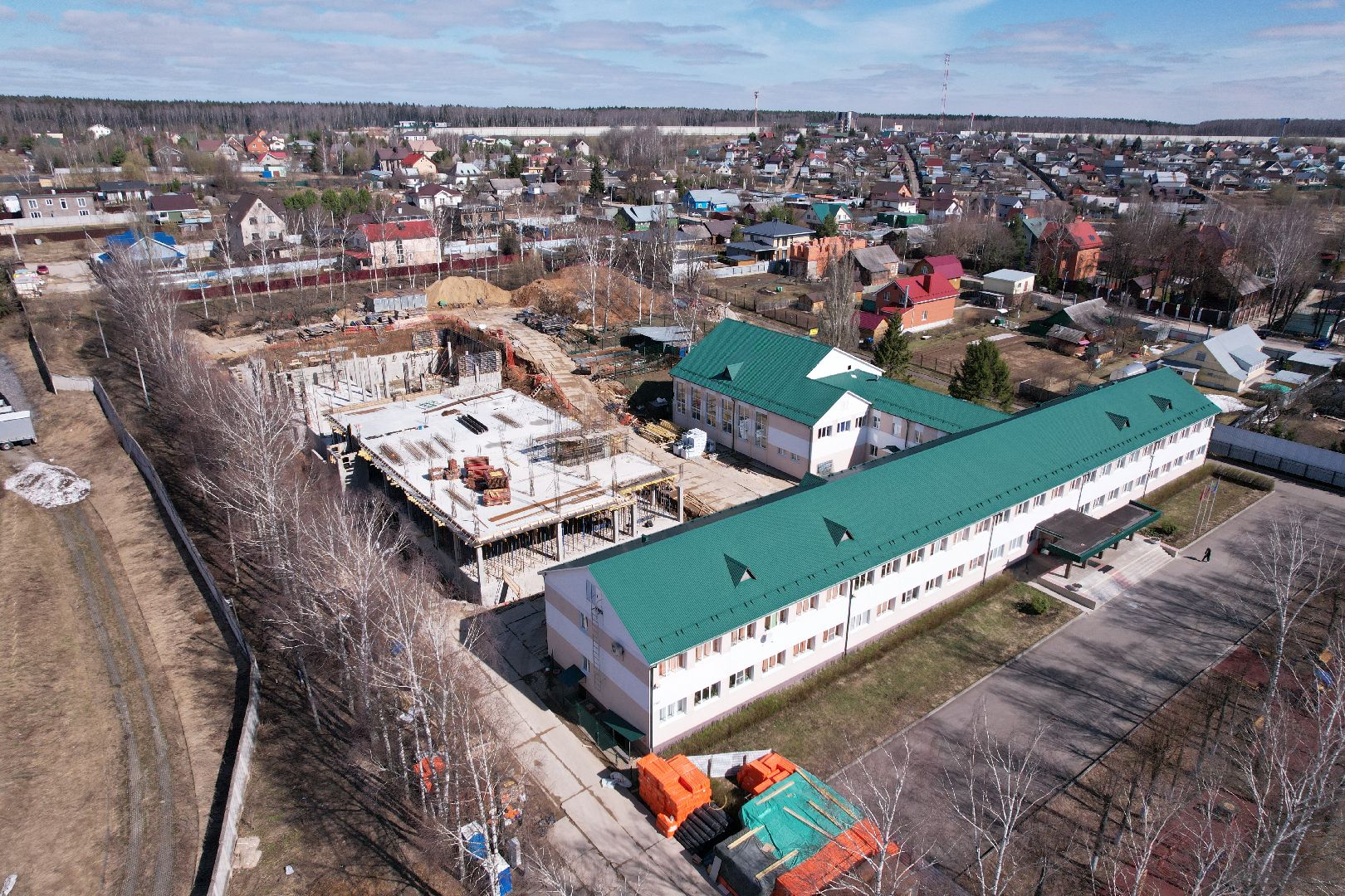 видео с коптера, школа, истра, пристройка,