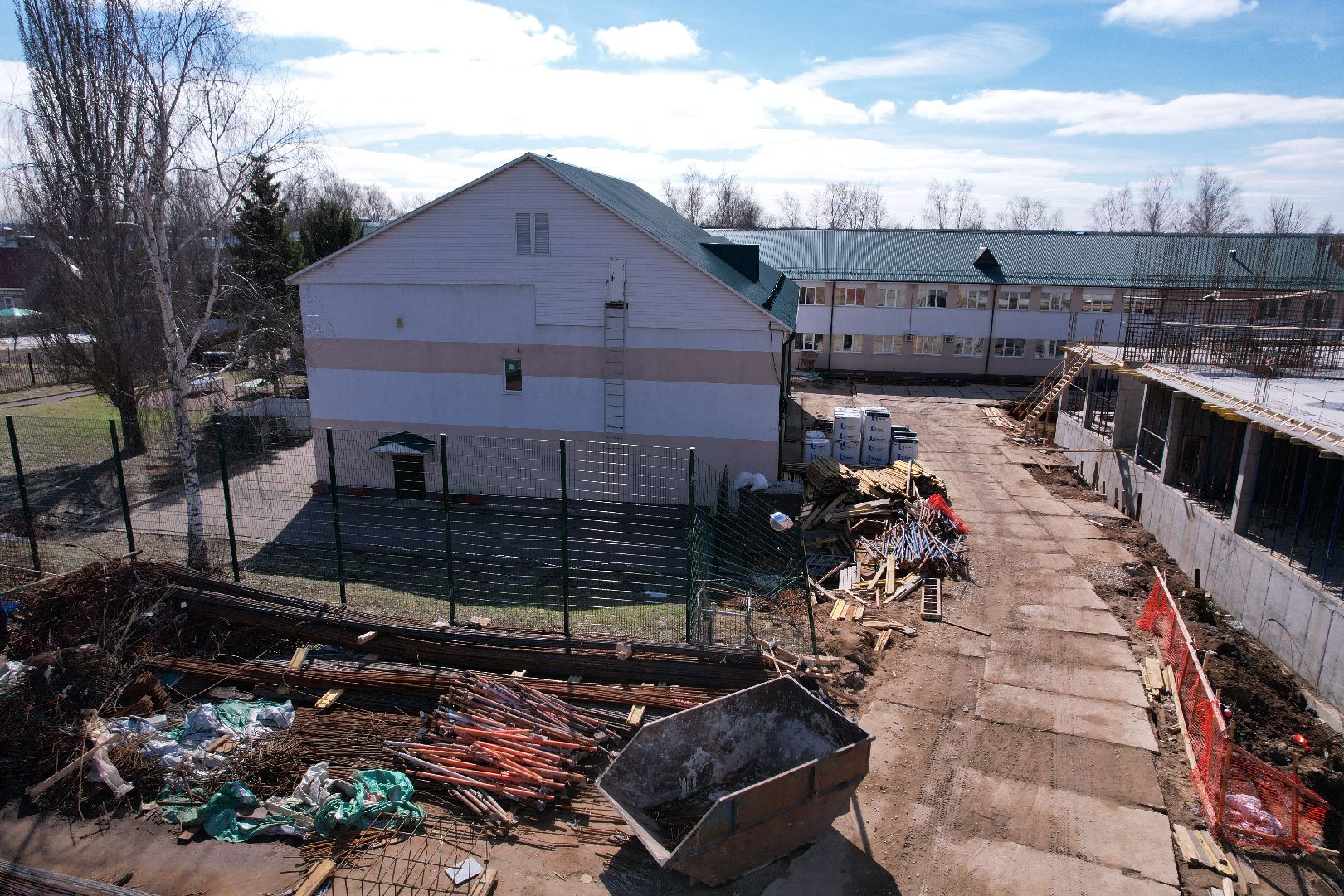 видео с коптера, школа, истра, пристройка,